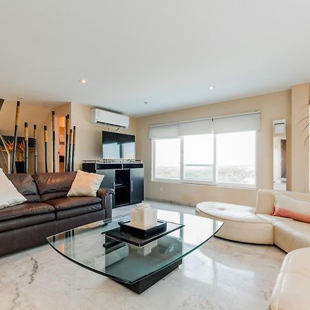 Brisas Beachfront Penthouses 坎昆 外观 照片