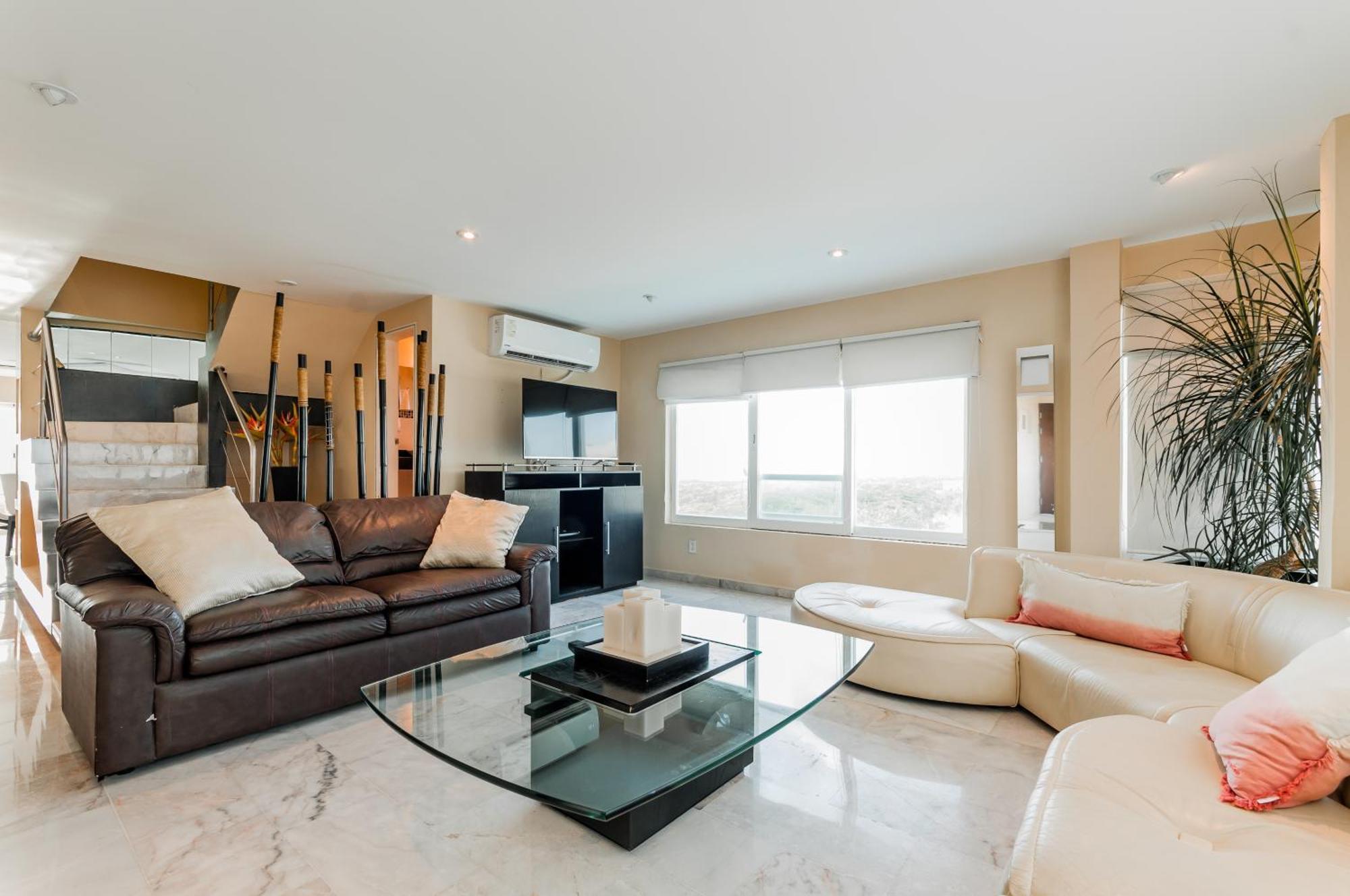 Brisas Beachfront Penthouses 坎昆 外观 照片