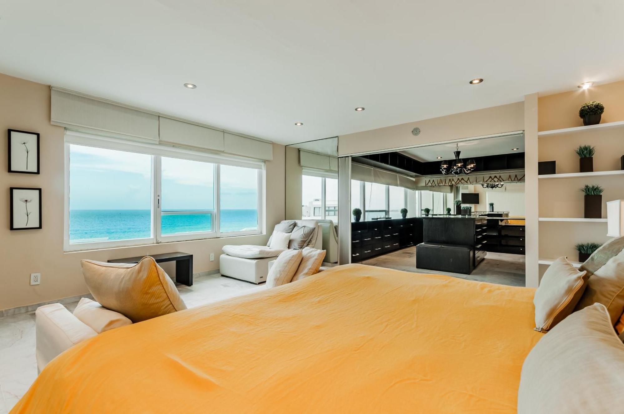 Brisas Beachfront Penthouses 坎昆 外观 照片