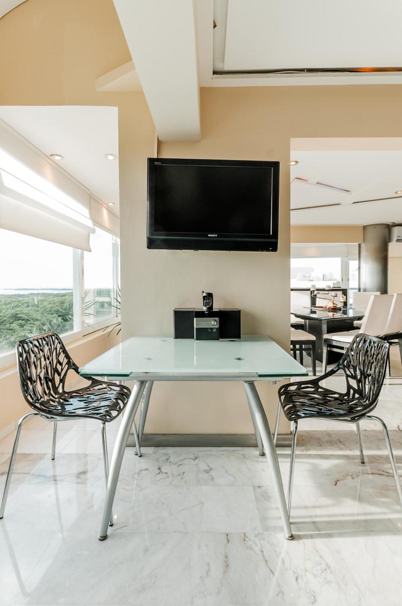 Brisas Beachfront Penthouses 坎昆 外观 照片