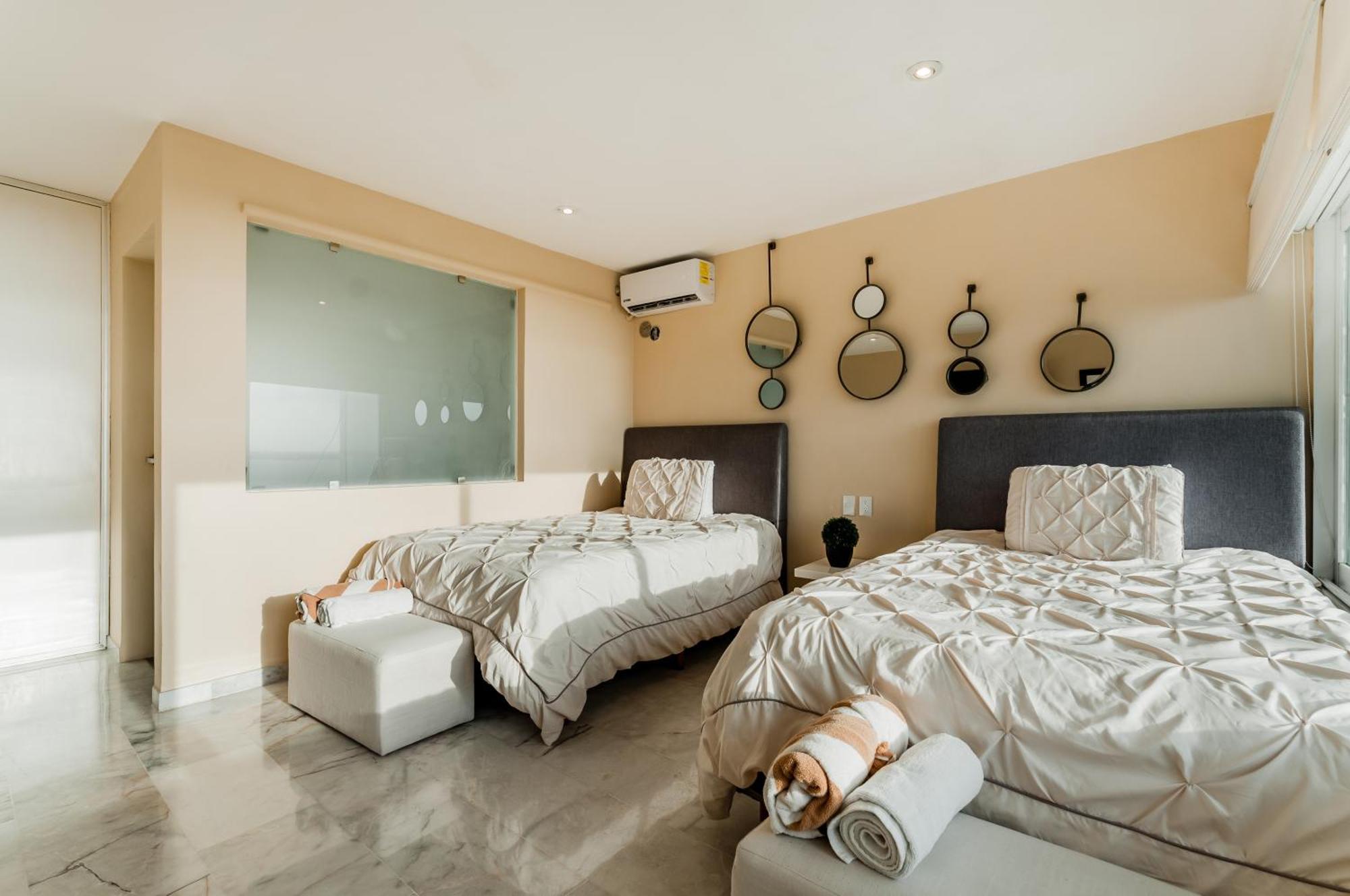 Brisas Beachfront Penthouses 坎昆 外观 照片