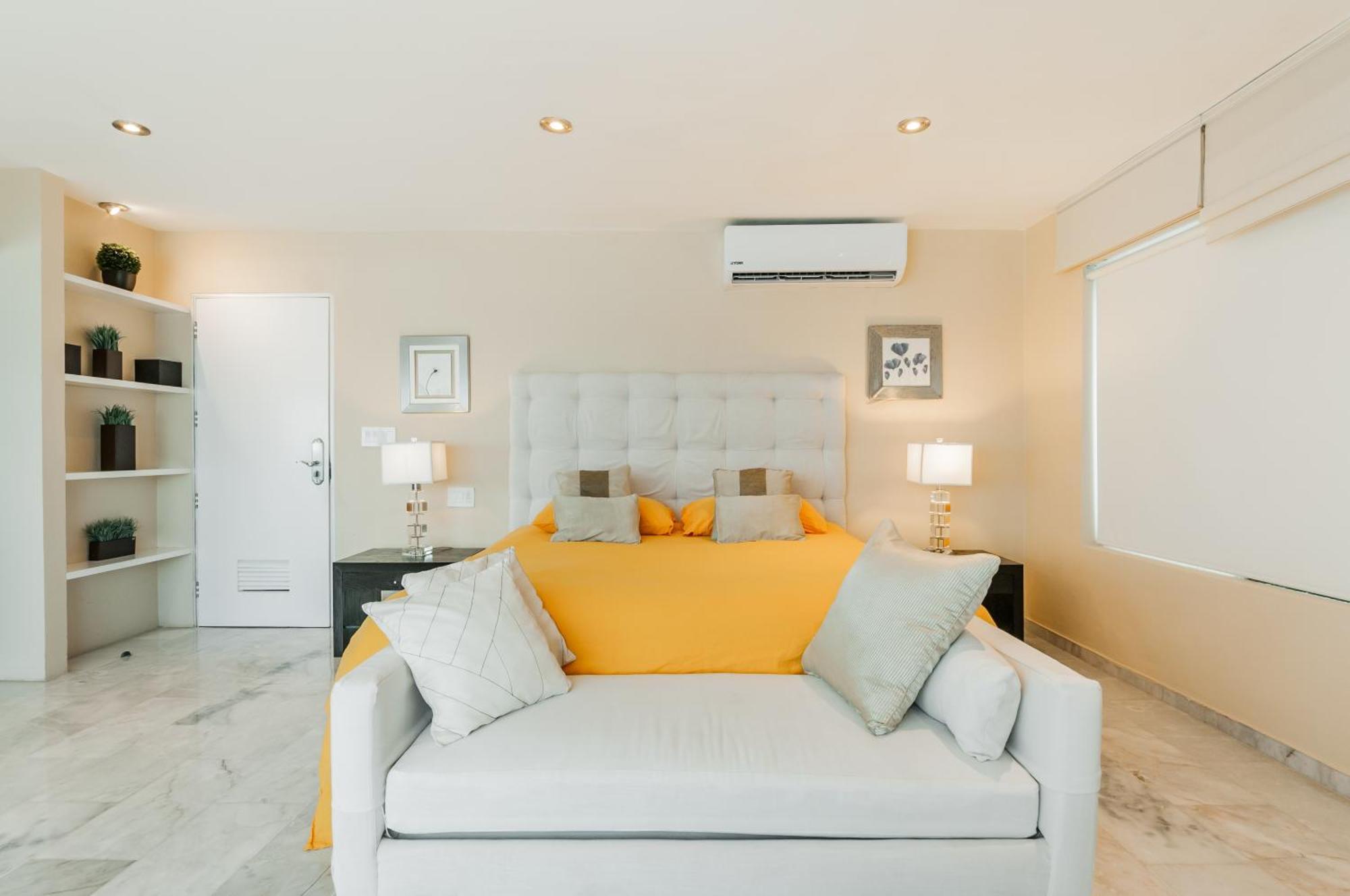 Brisas Beachfront Penthouses 坎昆 外观 照片